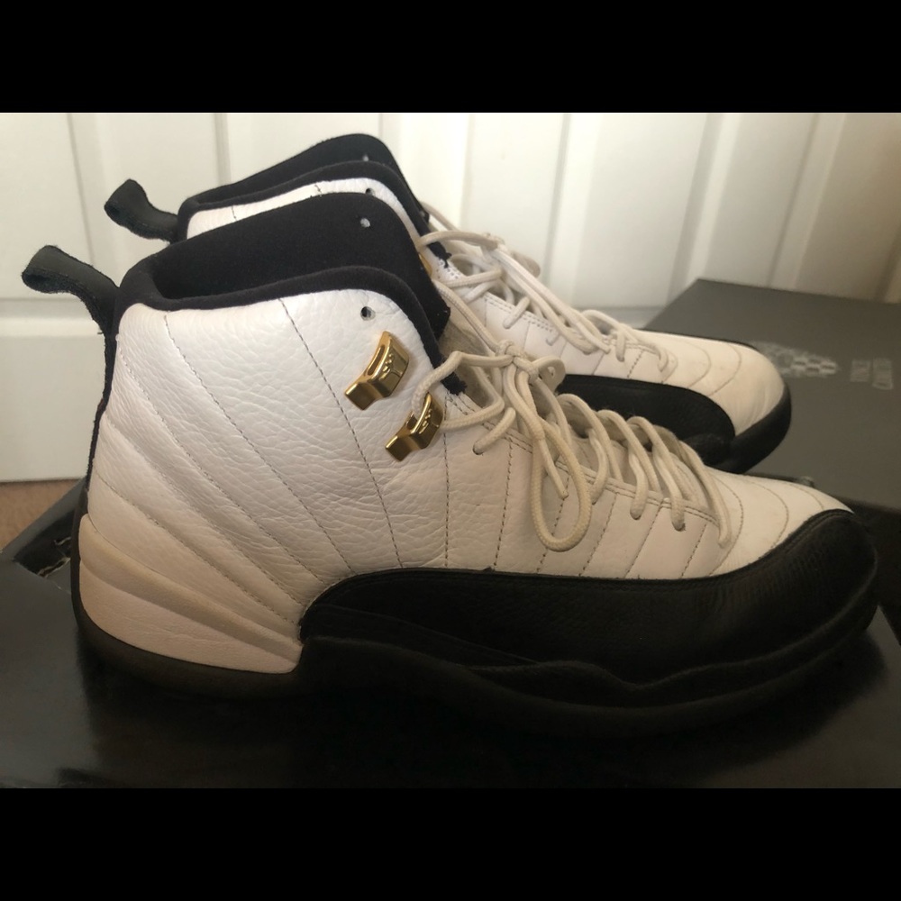 Air Jordan 12 taxi